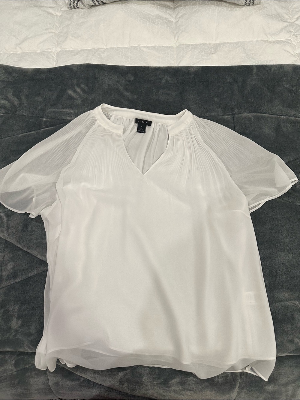 Halogen White Pleated Short Sleeve V-Neck Blouse